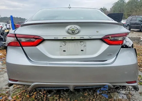 2023 Toyota Camry Se z USA, uszkodzony, nr VIN 4T1G11AK3PU153956